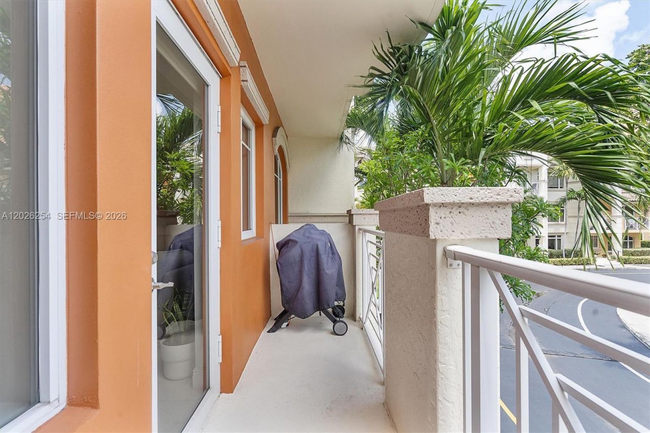 2704 NE 184th Ter, Aventura, FL 33160 Photo
