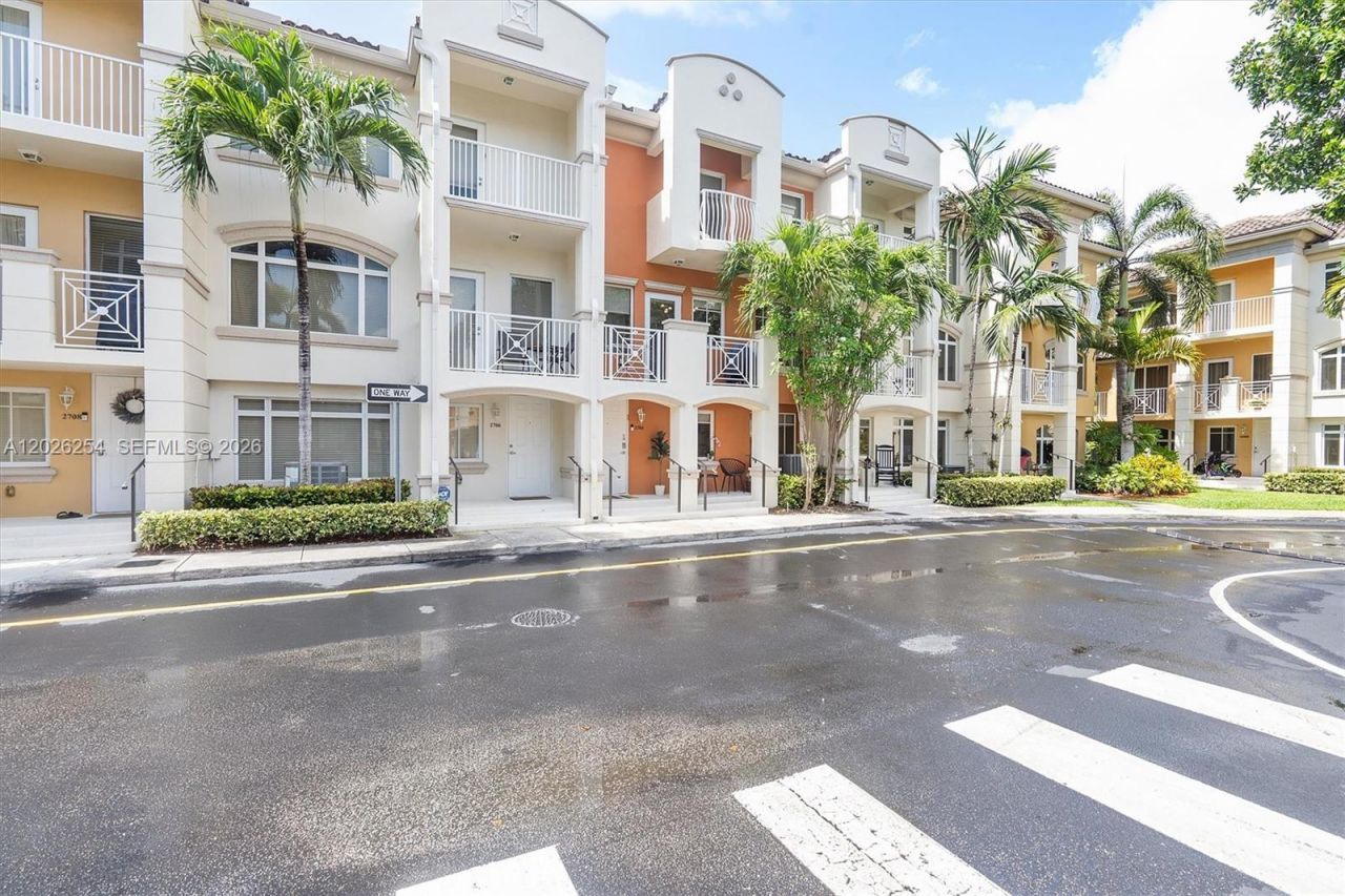 2704 NE 184th Ter, Aventura, FL 33160 Photo