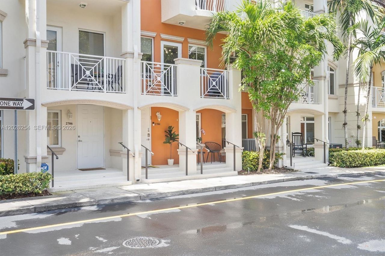2704 NE 184th Ter, Aventura, FL 33160 Photo