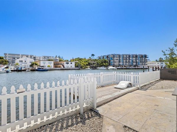 8135 Crespi Blvd, Unit 4, Miami Beach, FL 33141