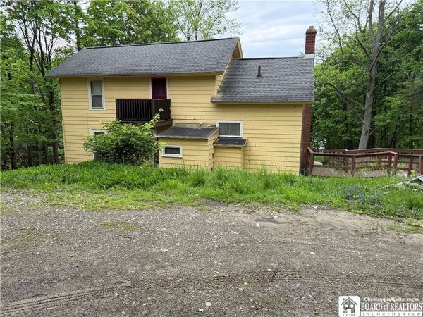 65 English Street , Jamestown, NY 14701