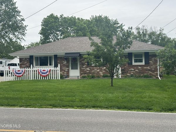 800 W High Street , Defiance, OH 43512