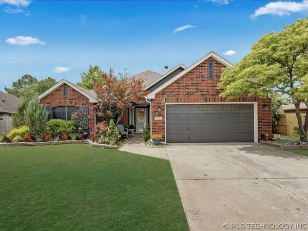 9922 N 120th Avenue E, Owasso, OK 74055
