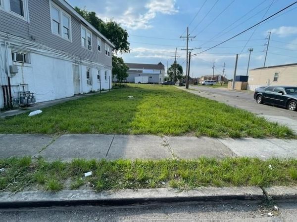 3401 PINE Street , New Orleans, LA 70125