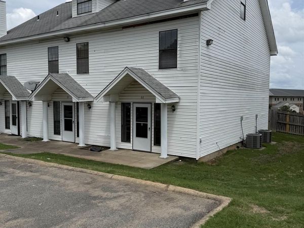 23 Edgehill Cove , Maumelle, AR 72113
