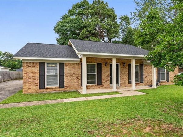 9470 Burnt Ash Drive, Mobile, AL 36695
