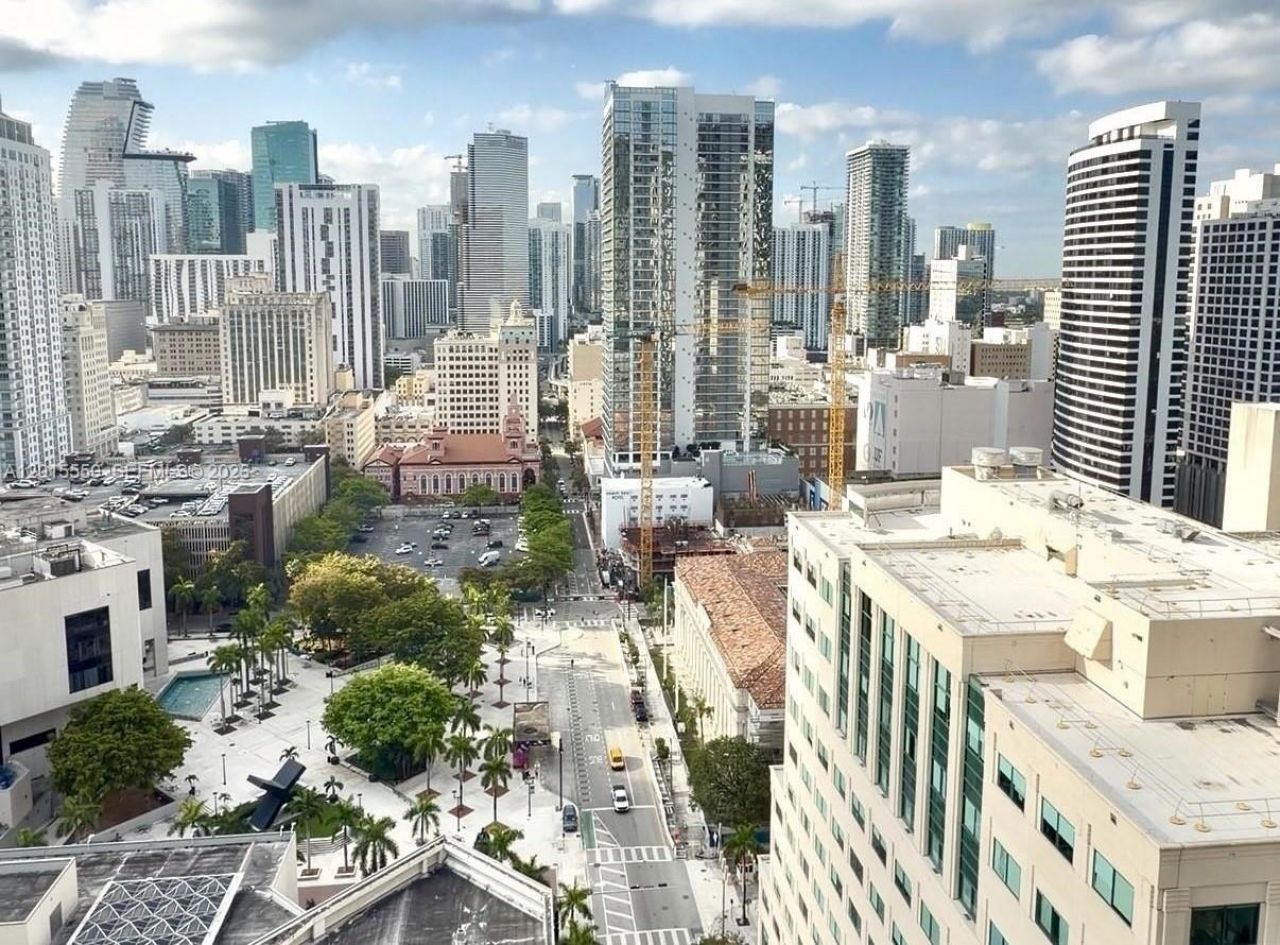 121 NE 5th St , Unit 2705, Miami, FL 33132 Photo