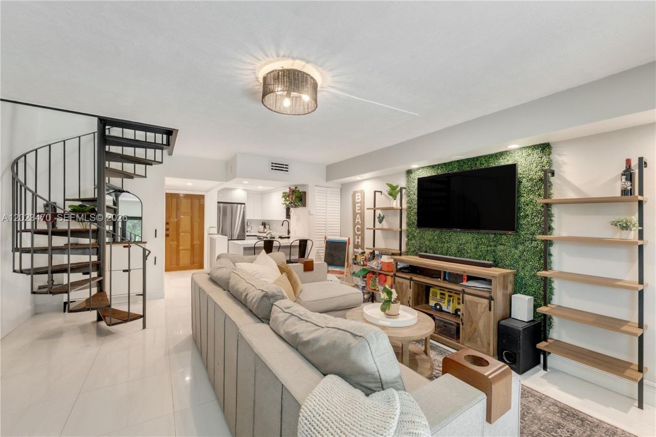 3214 W Trade Ave , Unit III-5, Miami, FL 33133 Photo