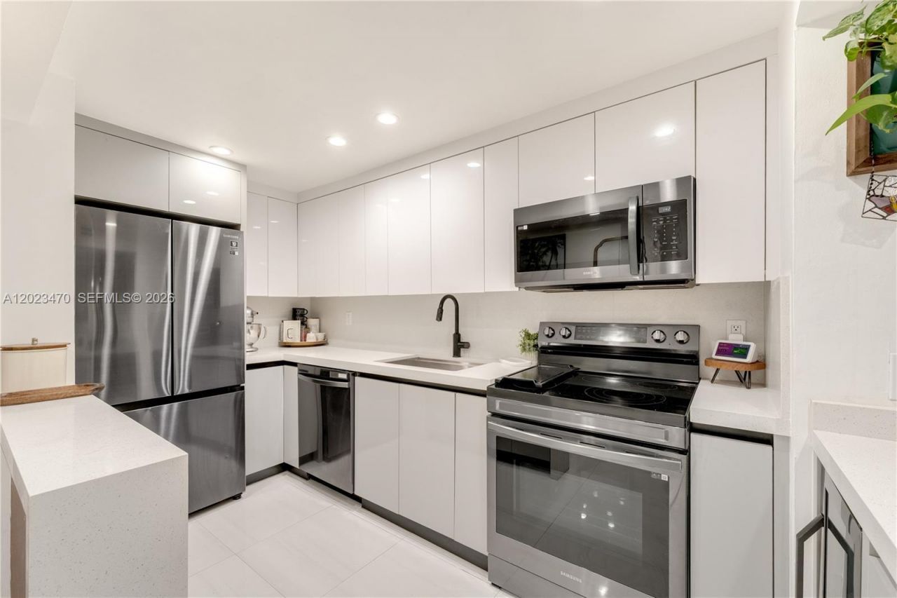 3214 W Trade Ave , Unit III-5, Miami, FL 33133 Photo