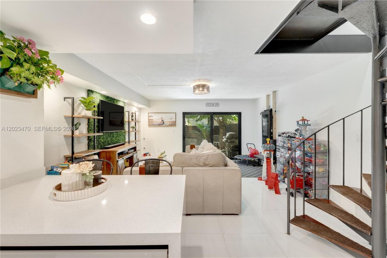 3214 W Trade Ave , Unit III-5, Miami, FL 33133 Photo
