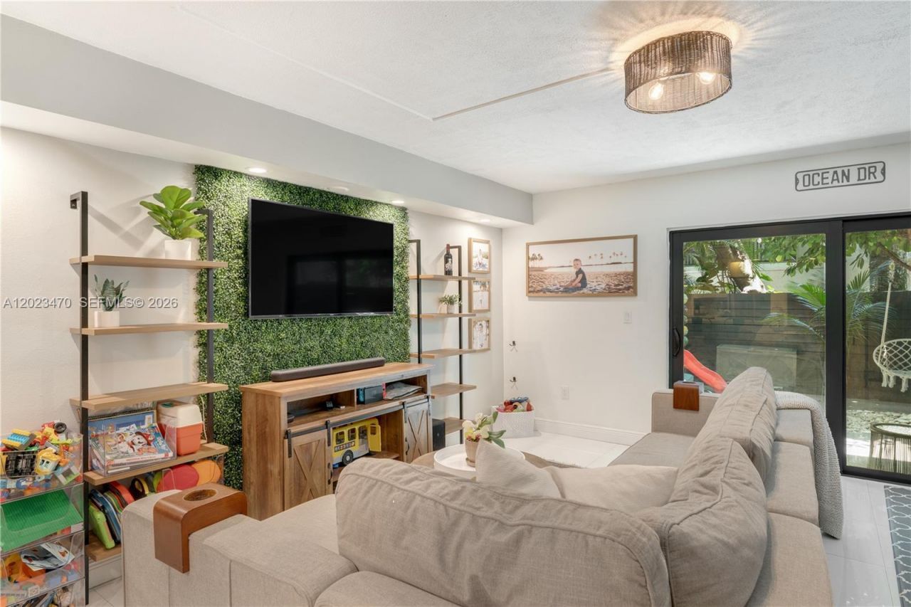3214 W Trade Ave , Unit III-5, Miami, FL 33133 Photo