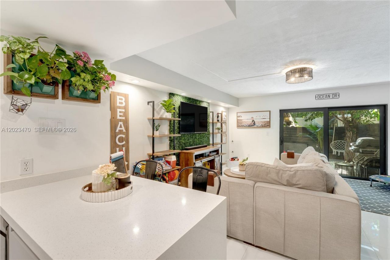 3214 W Trade Ave , Unit III-5, Miami, FL 33133 Photo