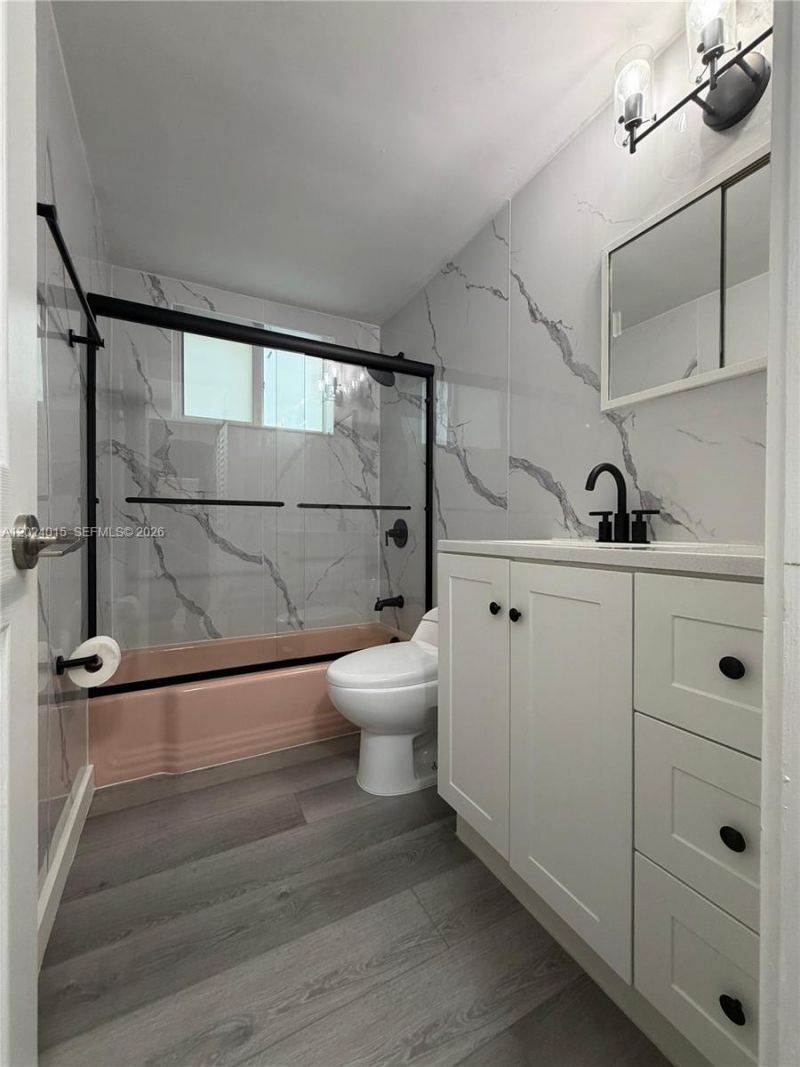 65 Washington Ave, Unit 2, Miami Beach, FL 33139 Photo