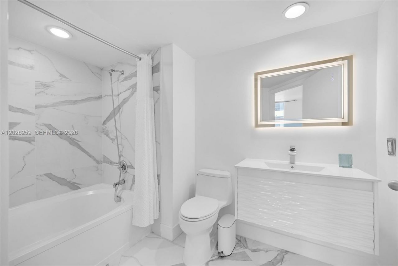 9201 Collins Ave , Unit 821, Surfside, FL 33154 Photo