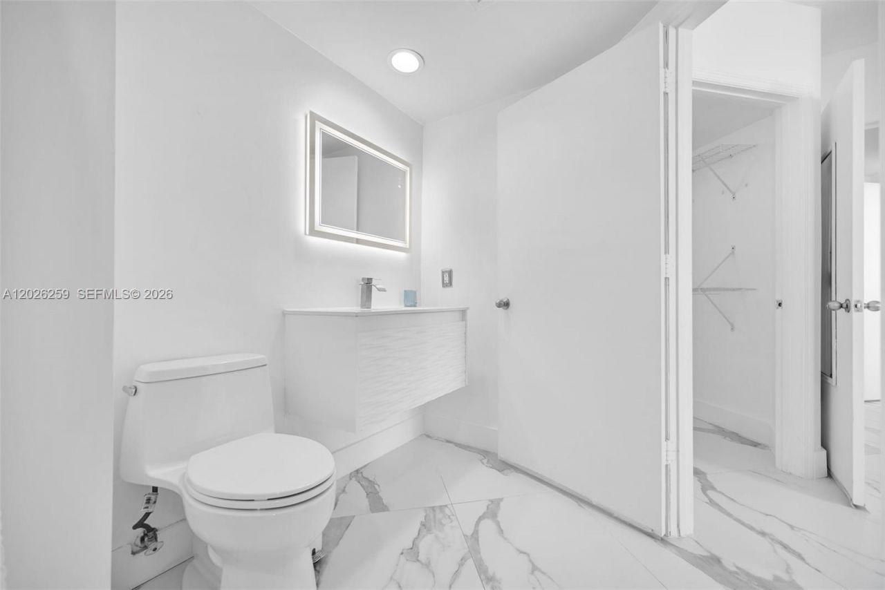 9201 Collins Ave , Unit 821, Surfside, FL 33154 Photo