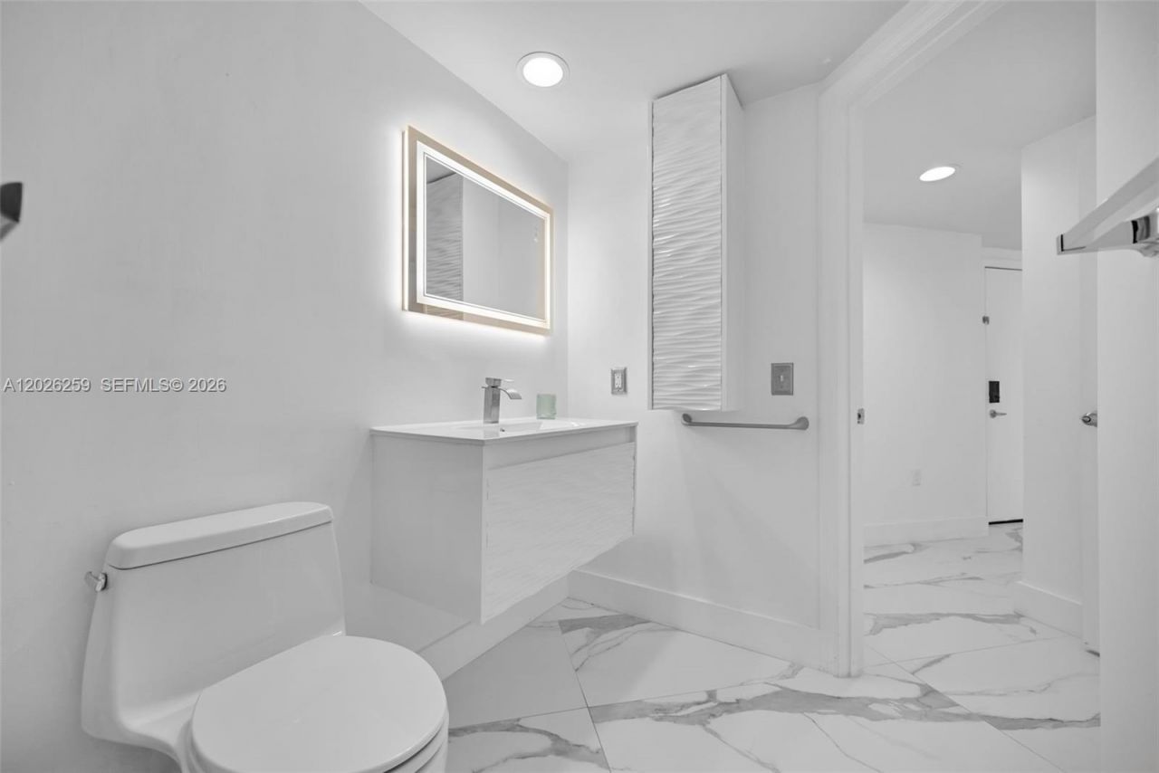 9201 Collins Ave , Unit 821, Surfside, FL 33154 Photo