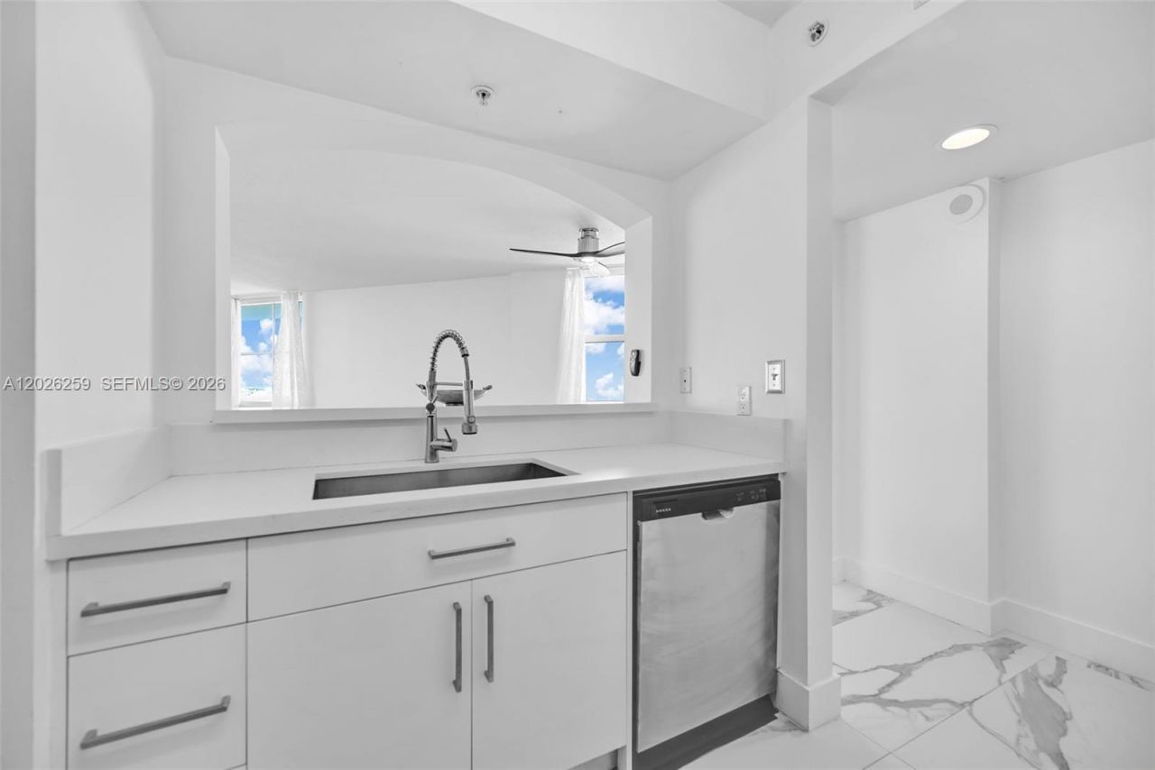 9201 Collins Ave , Unit 821, Surfside, FL 33154 Photo