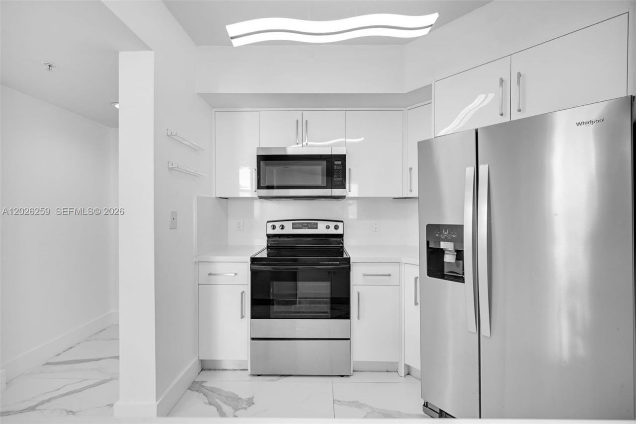 9201 Collins Ave , Unit 821, Surfside, FL 33154 Photo