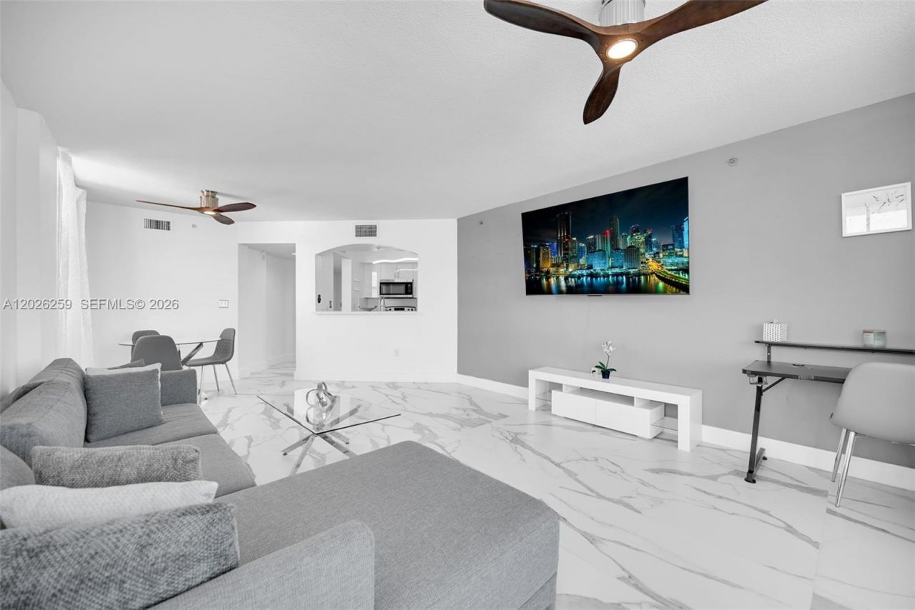 9201 Collins Ave , Unit 821, Surfside, FL 33154 Photo