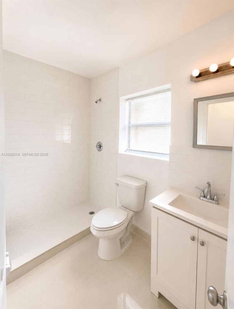 7600 Dickens Ave, Unit 2, Miami Beach, FL 33141 Photo