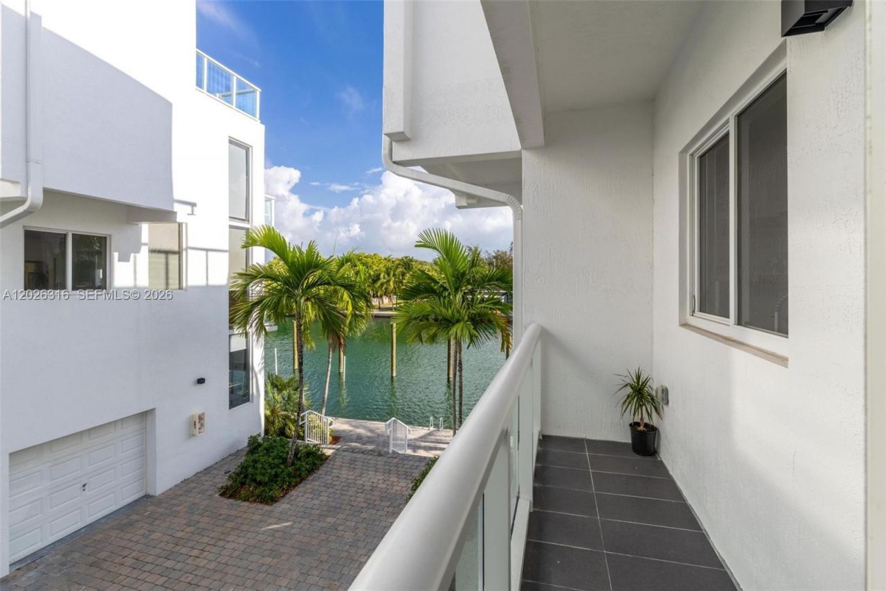 1975 Calais Dr, Unit 4, Miami Beach, FL 33141 Photo