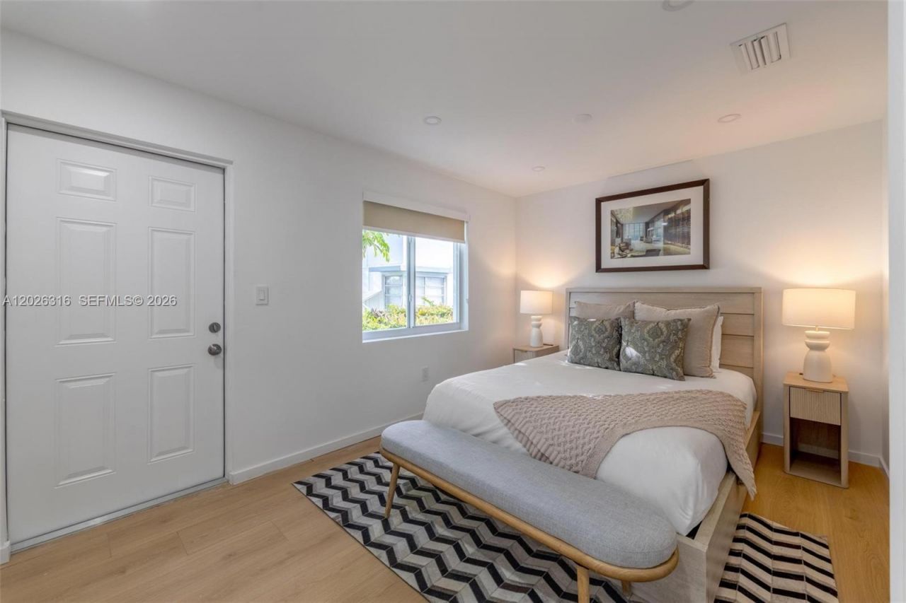 1975 Calais Dr, Unit 4, Miami Beach, FL 33141 Photo