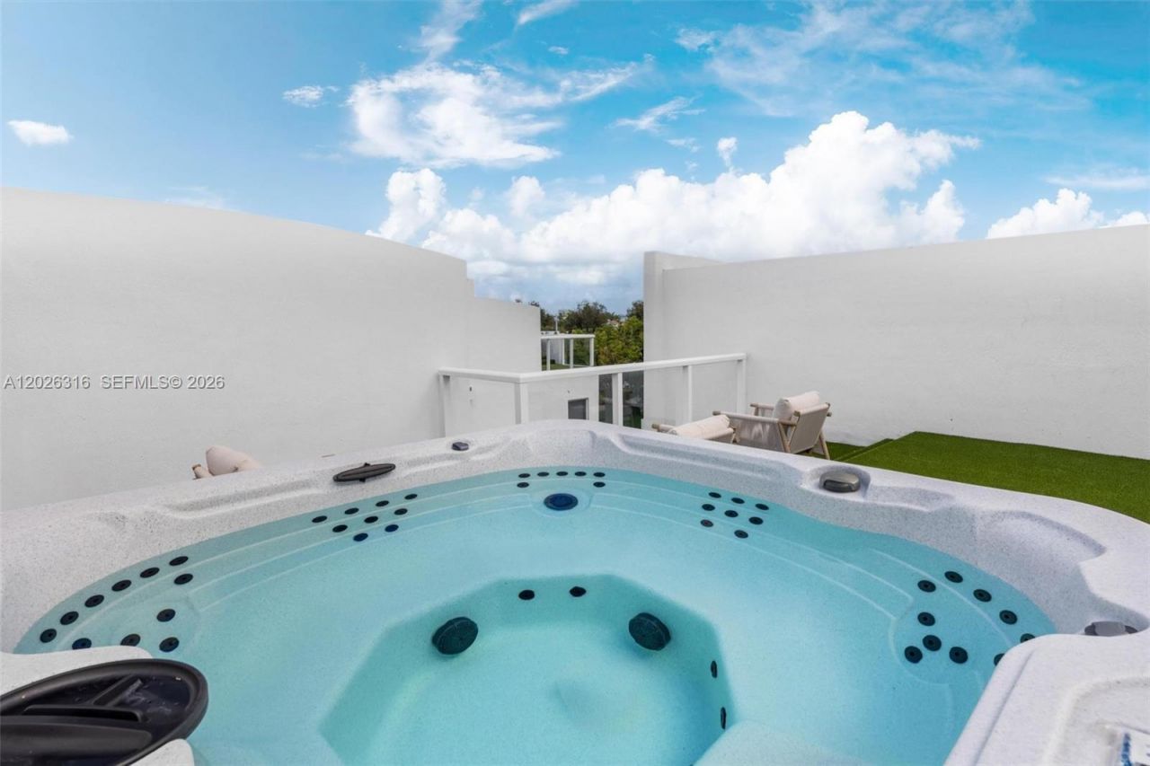 1975 Calais Dr, Unit 4, Miami Beach, FL 33141 Photo