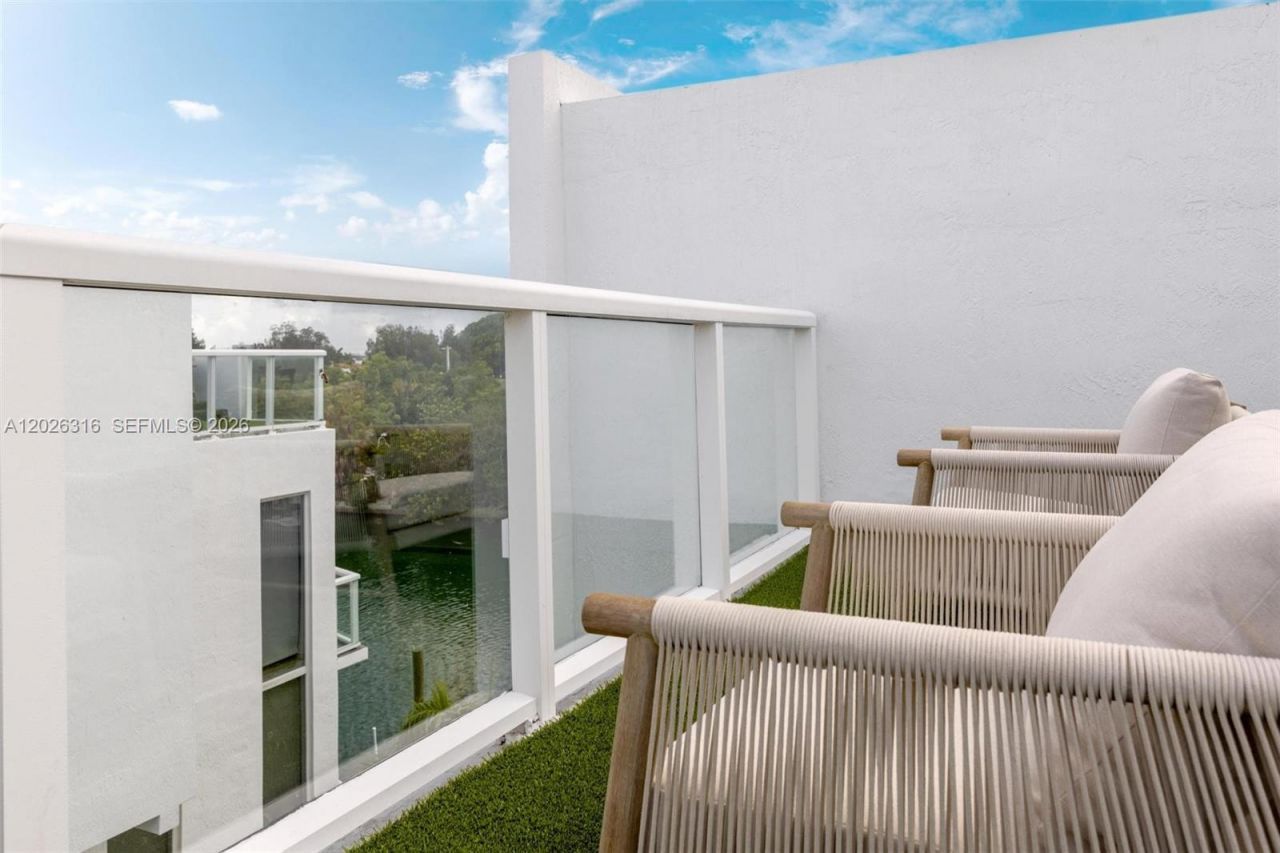1975 Calais Dr, Unit 4, Miami Beach, FL 33141 Photo