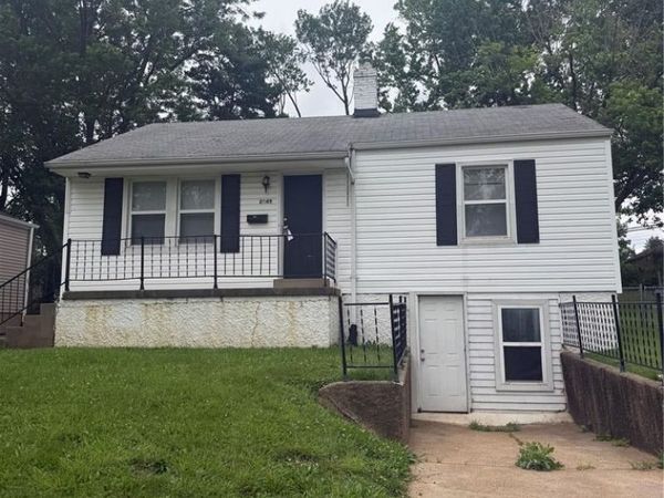 2049 Coleridge Drive, St Louis, MO 63136