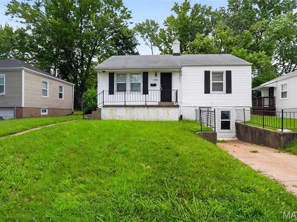 2049 Coleridge Drive, St Louis, MO 63136