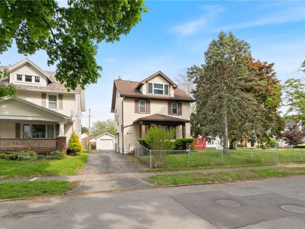 16 Mapledale Street , Rochester, NY 14609
