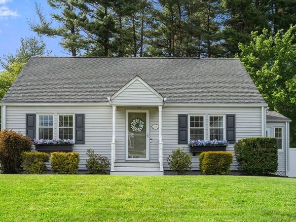 15 Marie St, Tewksbury, MA 01876