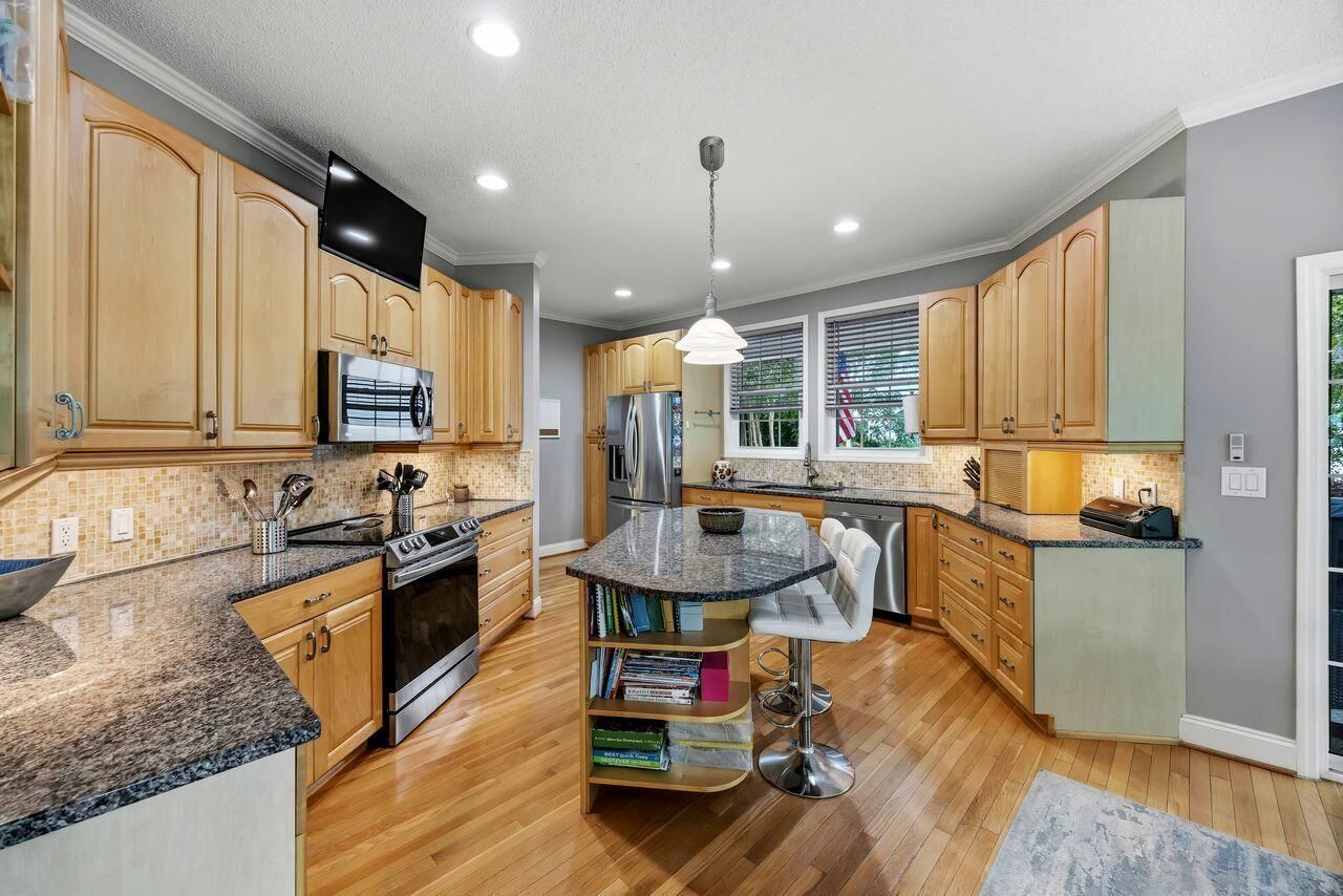 204 Cooper Drive Photo 18