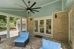 689 Ayers Drive photo 4