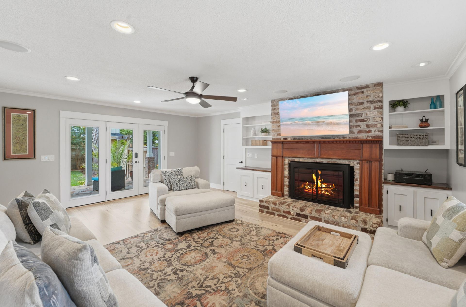 689 Ayers Drive Photo 9