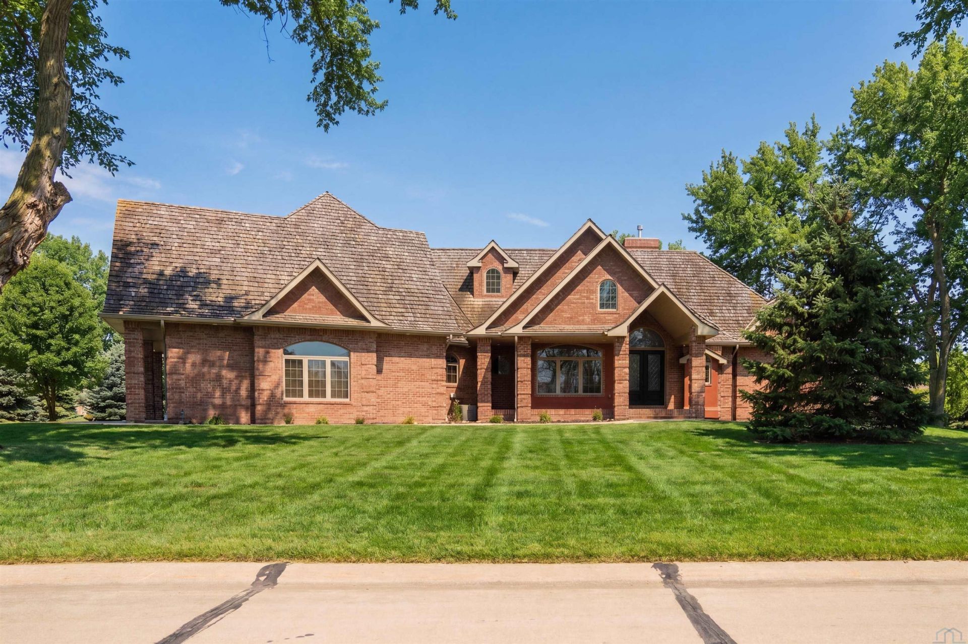 942 Spyglass Circle Dakota Dunes, SD 57049