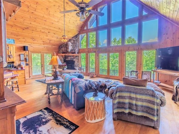 266 Enota Drive , Sautee Nacoochee, GA 30571