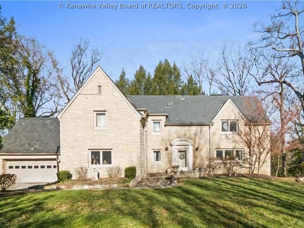 1 Barnes Place, Charleston, WV 25314