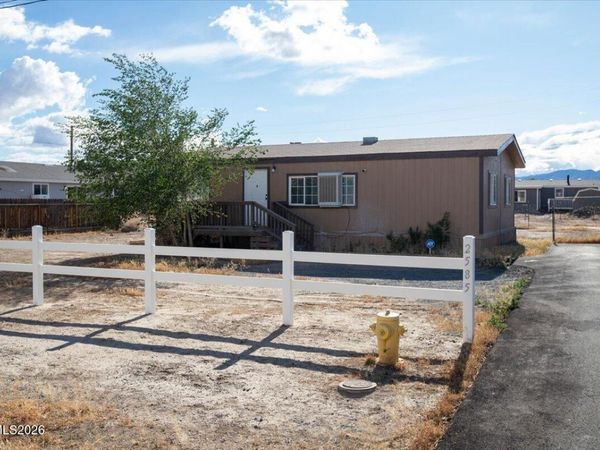2585 Rawhide Street, Silver Springs, NV 89429