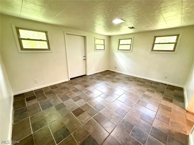 210 W Spring St, Marietta, OH 45750 Photo 12