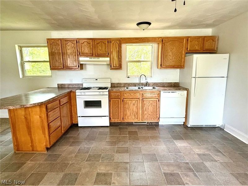 210 W Spring St, Marietta, OH 45750 Photo 5