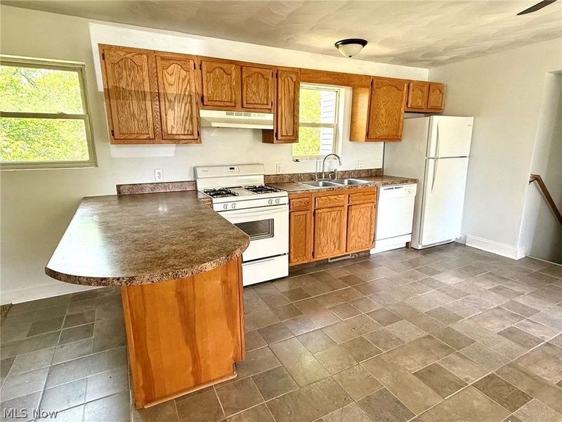210 W Spring St, Marietta, OH 45750 Photo 6