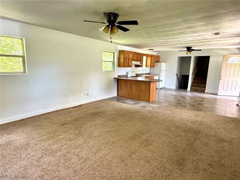 210 W Spring St, Marietta, OH 45750 Photo 8