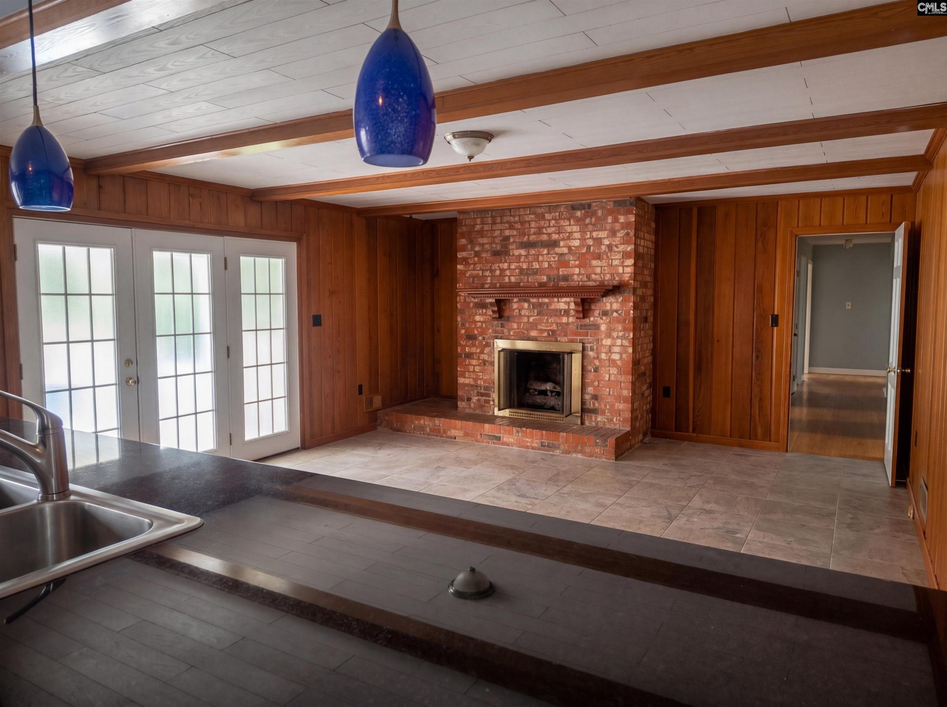 1307 Sunnyhill Drive  Photo 8