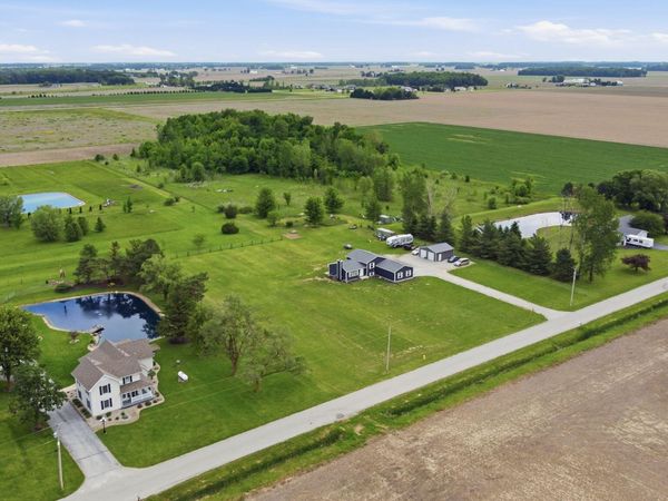 9830 E Kramer Road , Bowling Green, OH 43402