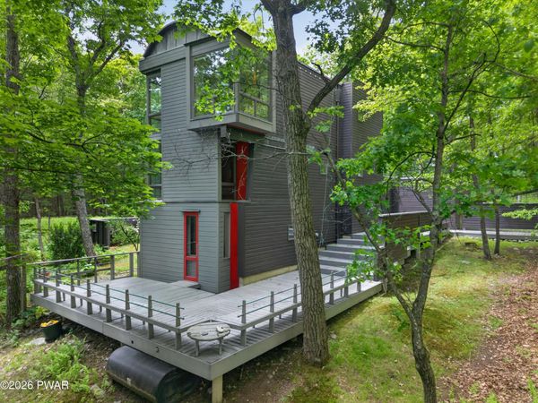 220 Kinsale Lane , Dingmans Ferry, PA 18328