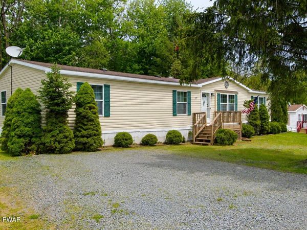 139 Hollister Drive , Moscow, PA 18444