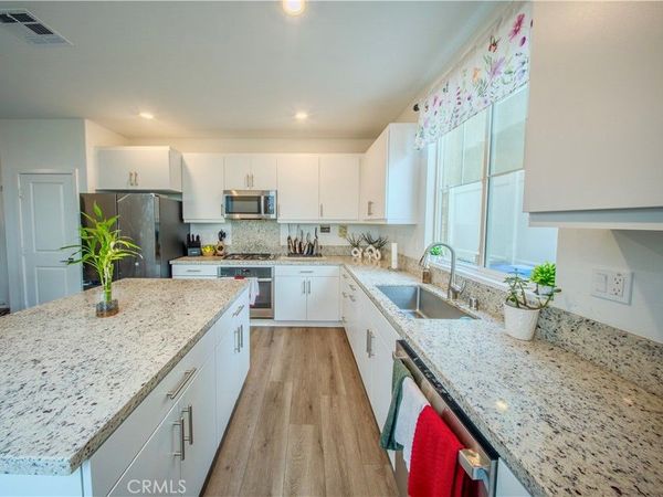 364 Castaic Way, Rialto, CA 92377