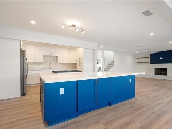 1498 La Linda Drive, San Marcos, CA 92078