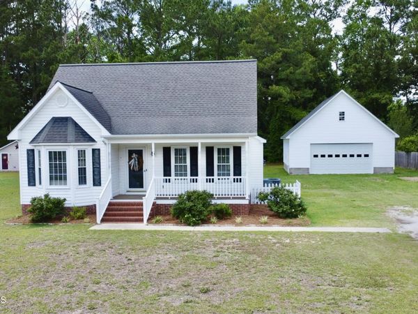 126 Edgewater Road , Washington, NC 27889